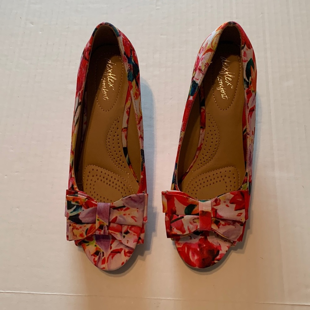 Dexflex Comfort Women’s Open Toe Wedge Shoes